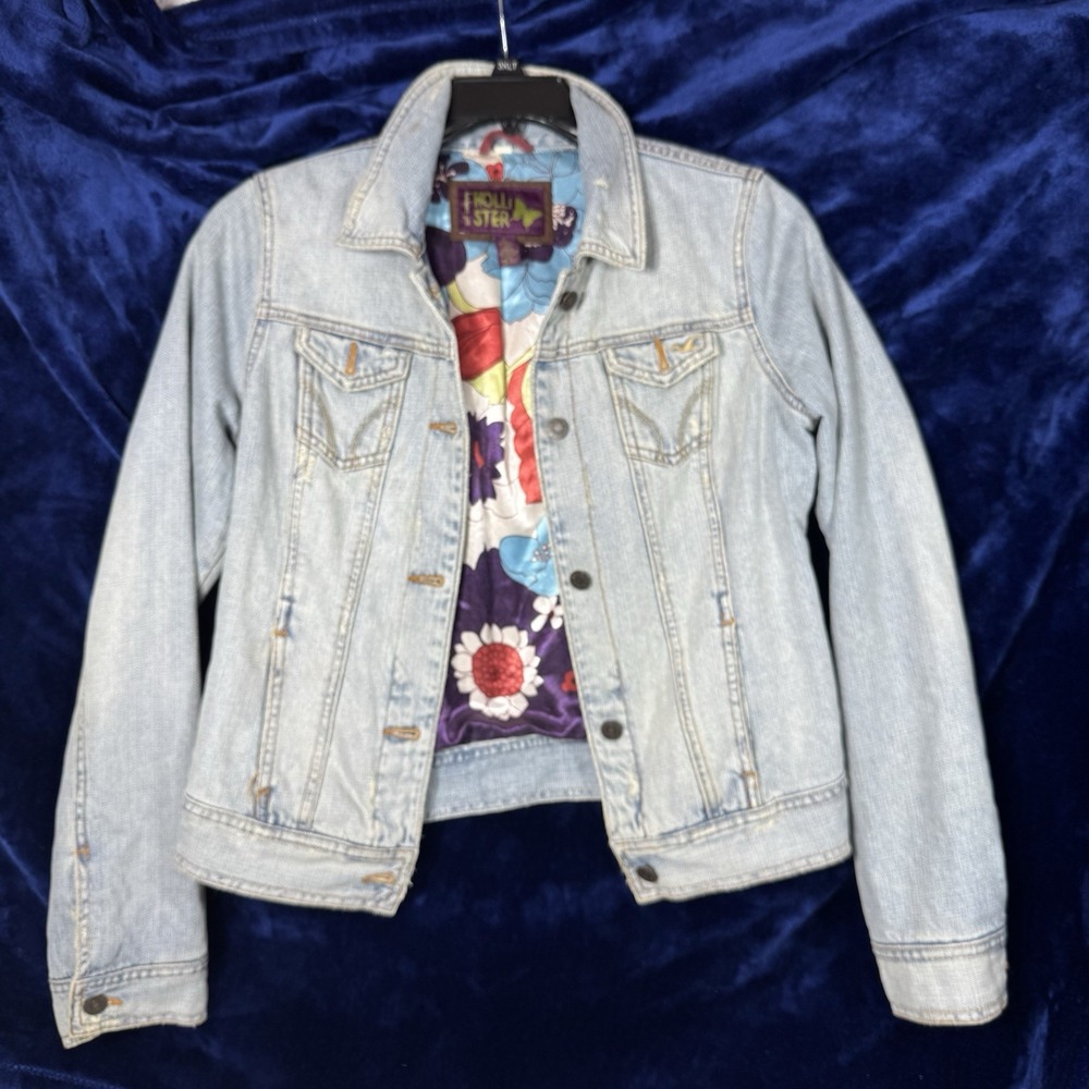 Hollister Y2K Jacket Women Large Blue Denim Jean Coat Button Up Lined Flowers